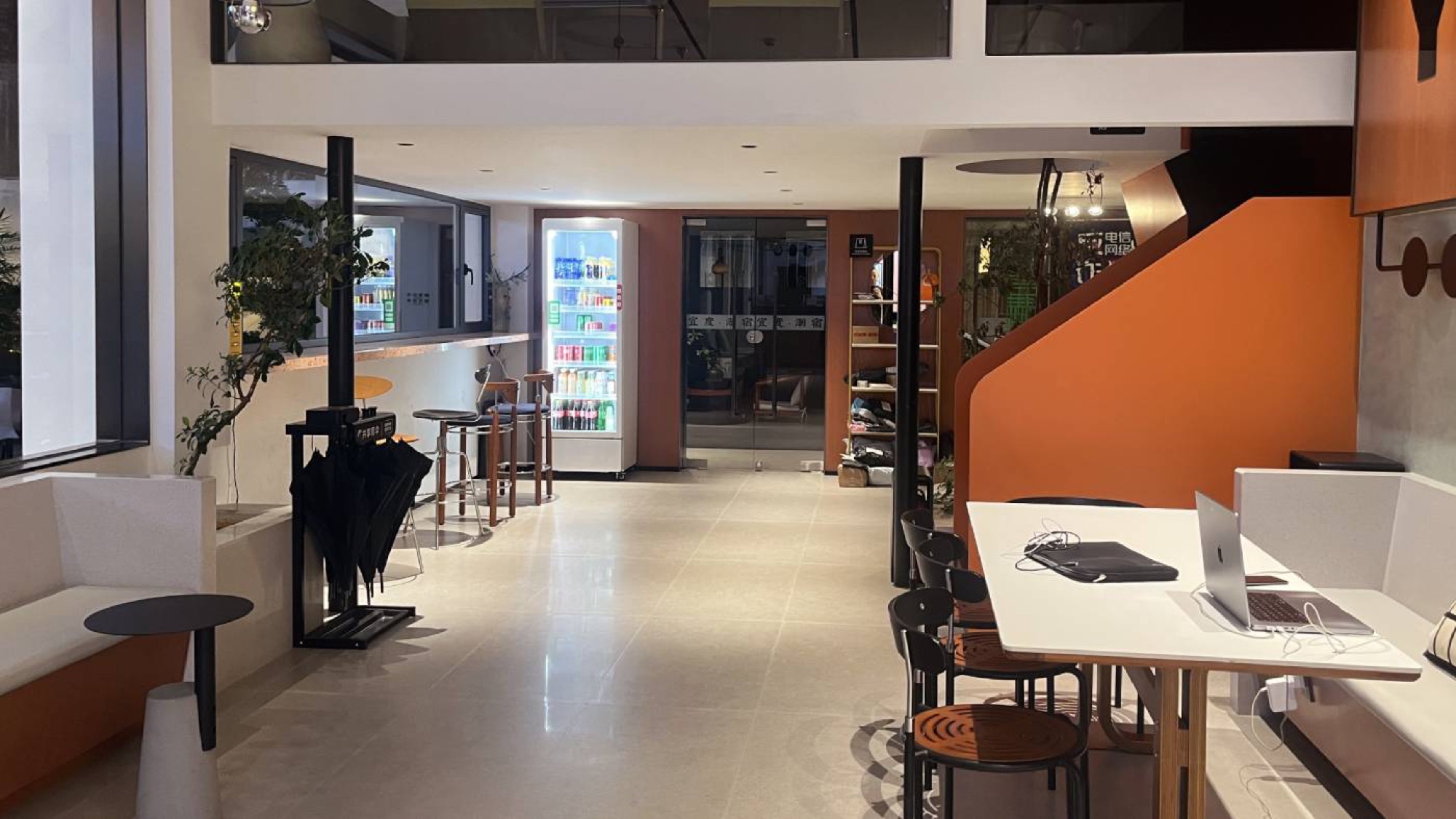 The working area in the Xiamen Yidu Homestay was the main reason I picked this property. A large, open-plan lobby that's peaceful enough to work from throughout the week.