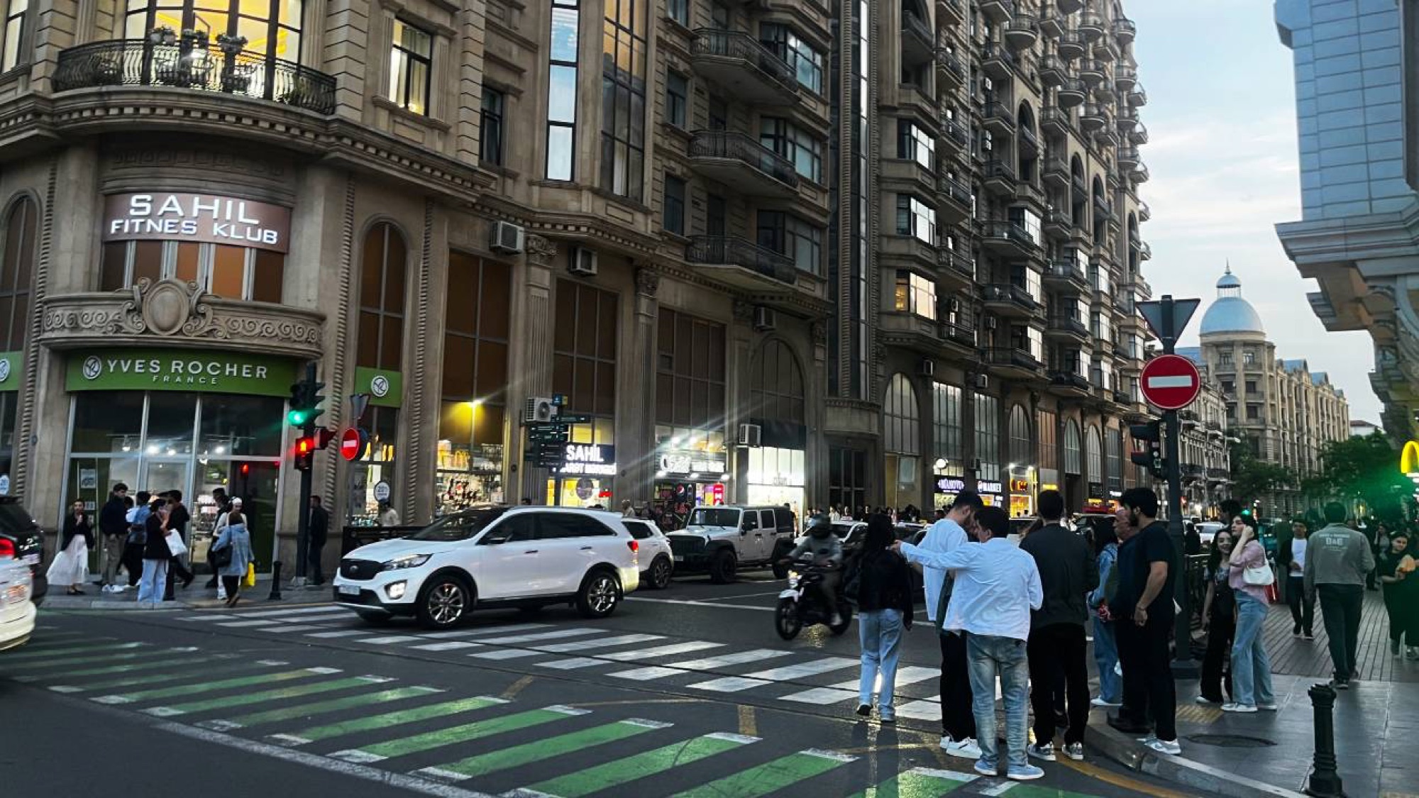 The city centre, specifically the area around the Sahil underground station, feels like it becomes much busier in the evenings compared to the workday, acting more as a destination for recreation than a hub for commerce.