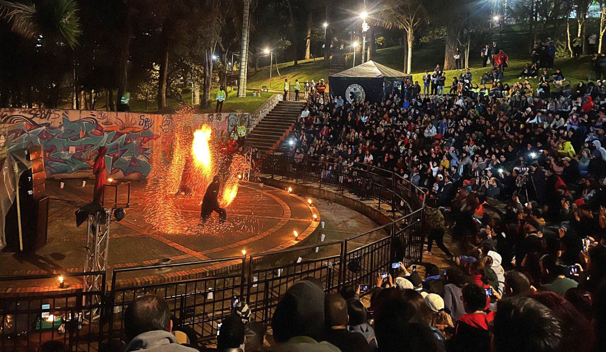 There appeared to be an enormous amount of cultural events planned throughout the year, this theatrical fire display was shown for free in Parque de la Independencia as part of FIAV Bogota. Check out what is going on this week at https://bogota.gov.co/que-hacer/agenda-cultural