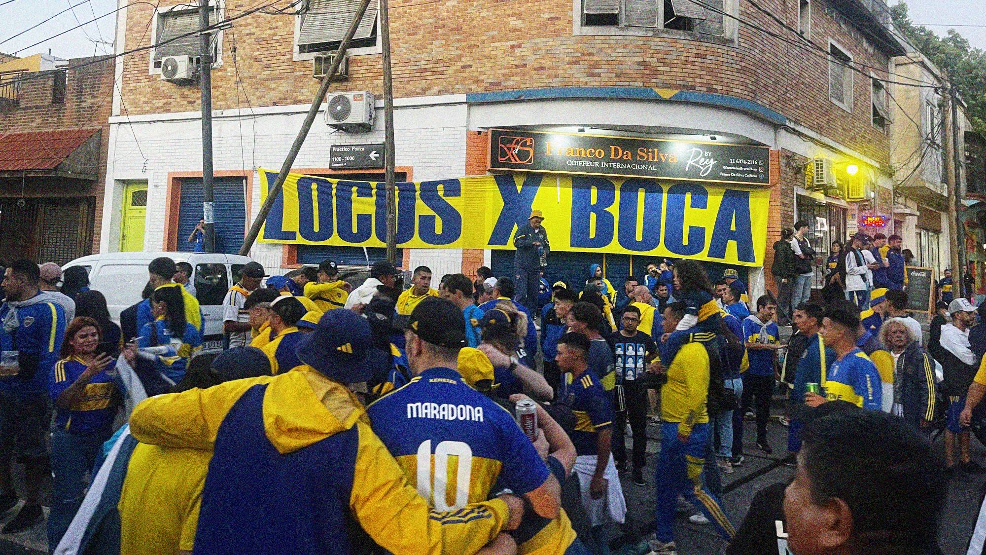 On a match day for Boca Juniors, you'll see the team's blue and yellow colours adorning the city. The area around the stadium in La Boca is an ideal place to soak up the atmosphere as thousands of fans arrive from all over the city. Just remember to leave any other team's shirt safely locked in your apartment.