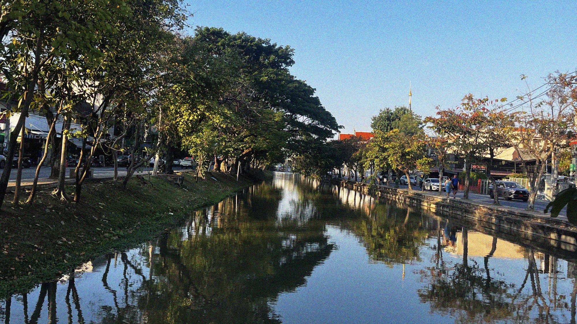 A distinctive square moat forms the perimeter of the old town, roughly 1.5km on each side, with it's tree-lined canopies making it a scenic route for a walk at any time of day.