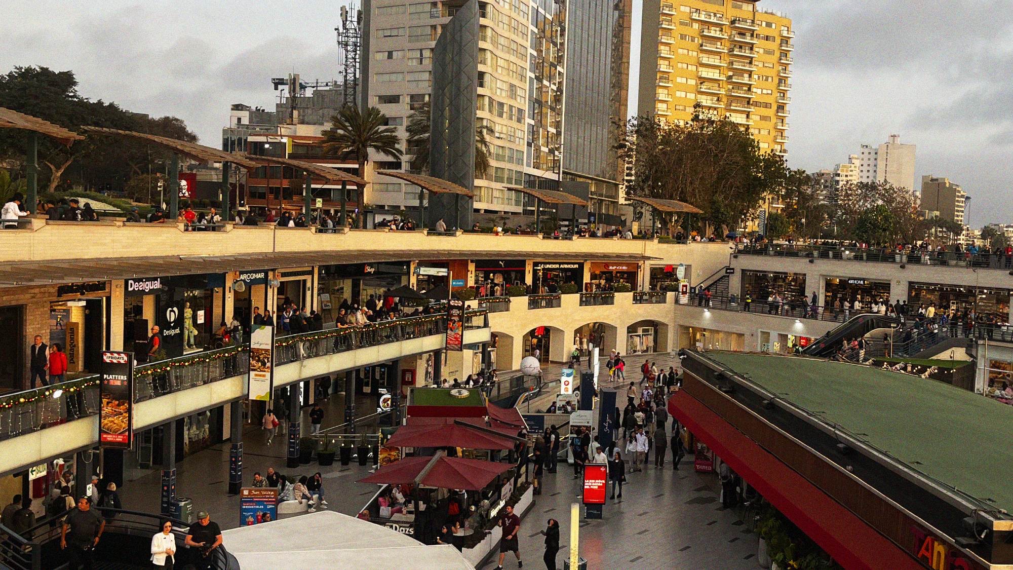 Whilst it excels when it comes to food and drink, I struggled to find shopping options in Miraflores itself. The Larcomar shopping centre is sunken into the cliff face and is one of your best bets for picking up any items on the move.