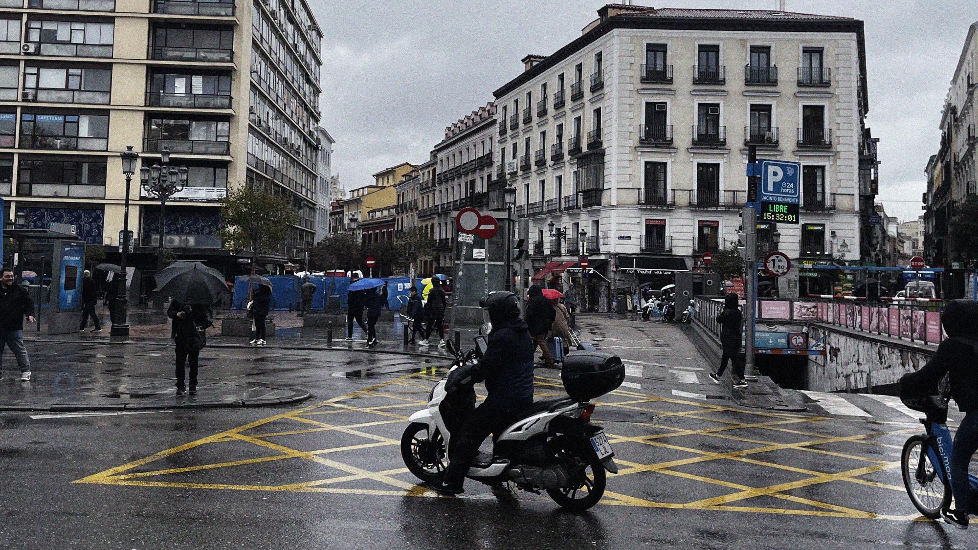 This was an unfortunately all too common scene throughout March 2025. Umbrellas and puddles lined the streets with little respite between showers.