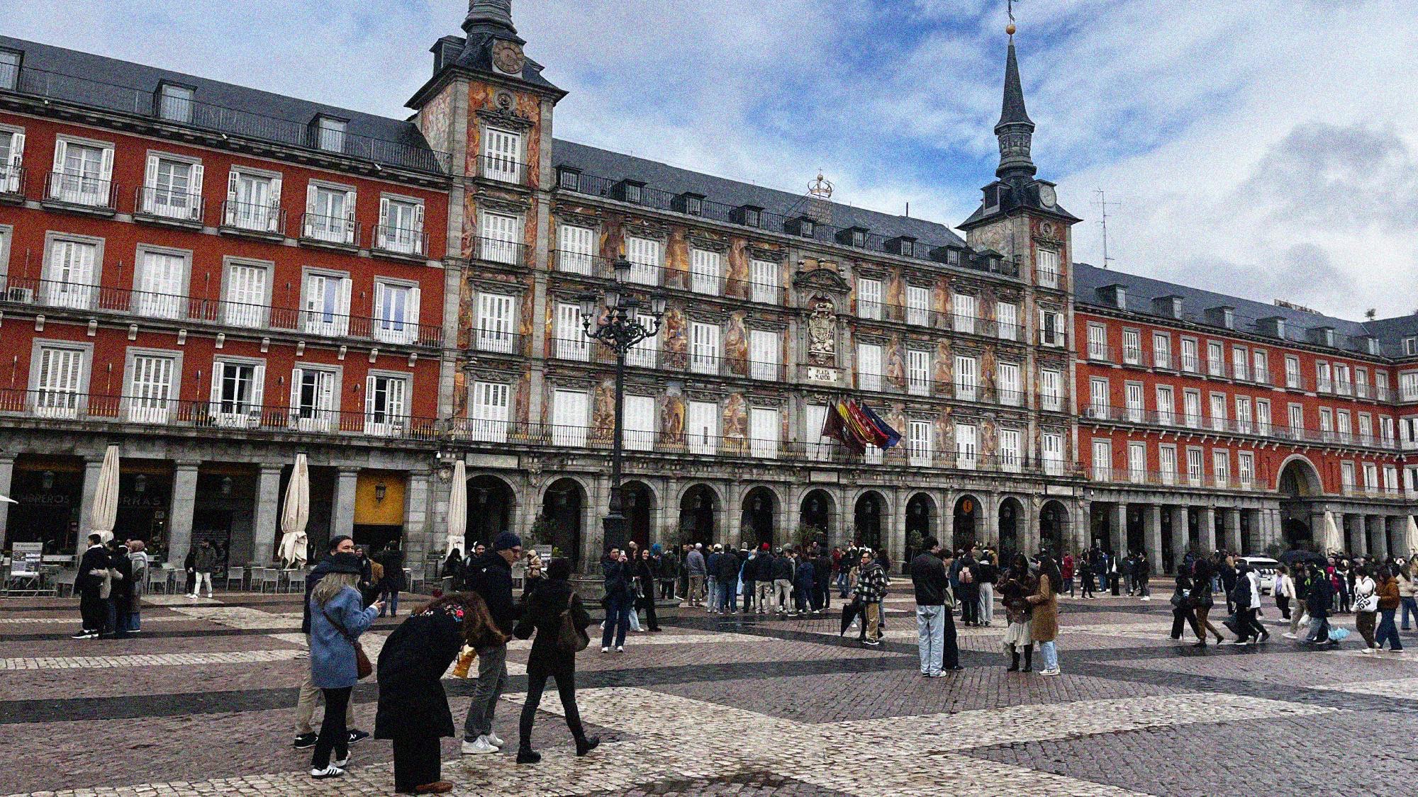 Plaza Mayor is a major tourist attraction, a short walk from the Sol metro station. Completed in the 17th century, expect substantial crowds over the weekend as people pile into the numerous bars and cafes that line each of its sides.