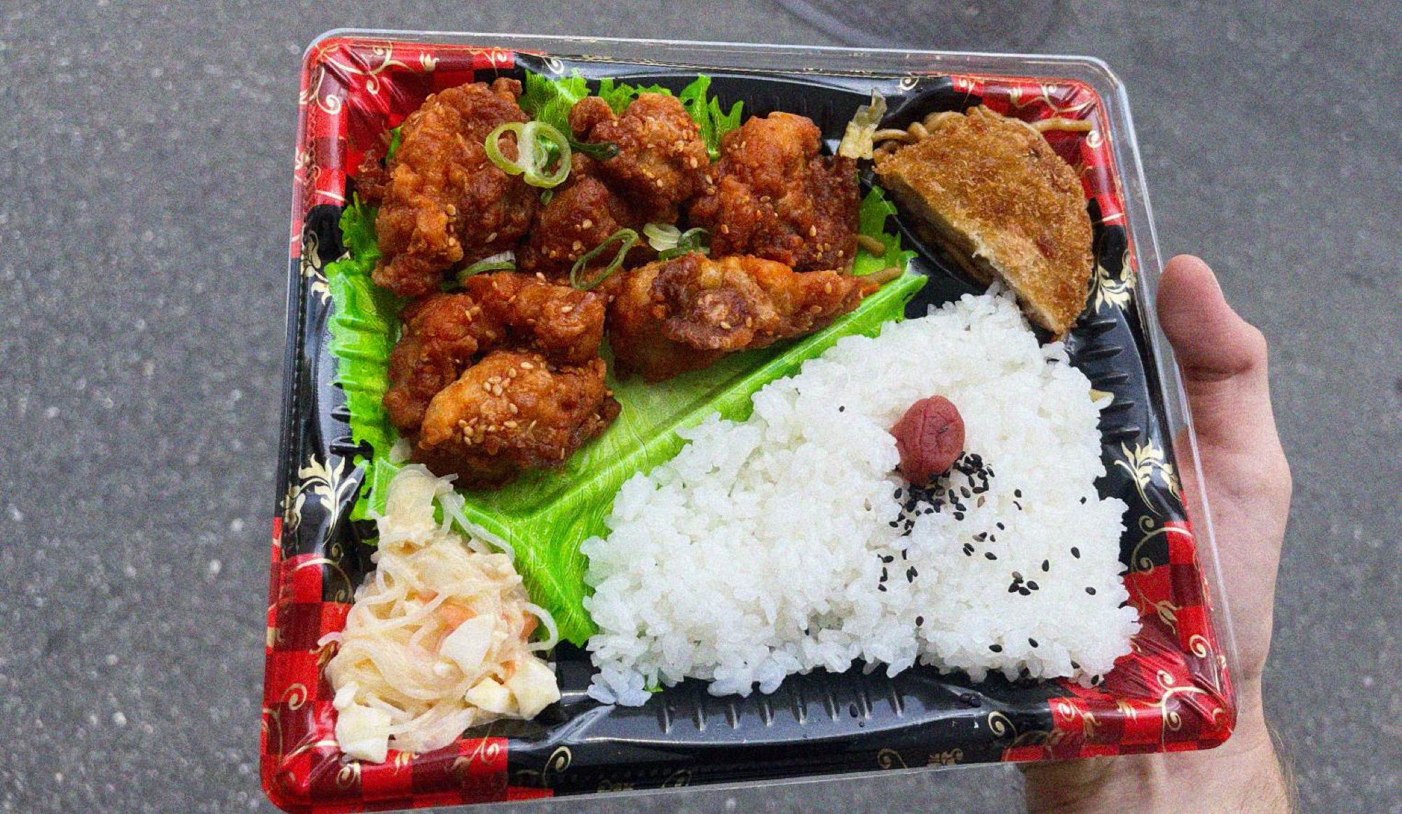 Bento boxes appeared particularly popular in Osaka. During lunchtimes, local vendors sell boxes for hungry office workers to take back. This Fried Chicken box cost only 500 Yen (£2.50).
