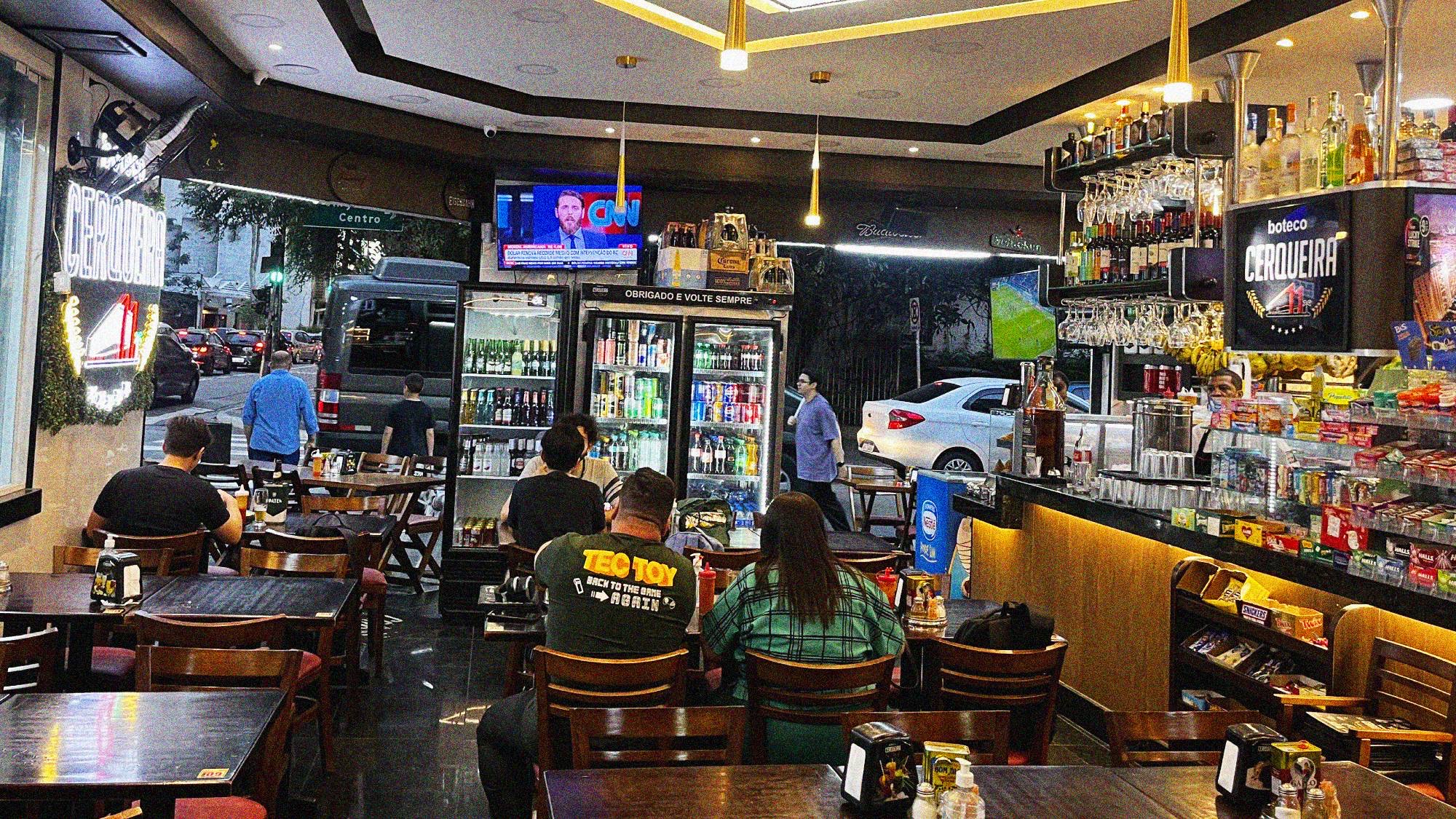 Like anywhere in Brazil, if you are looking for a quick, tasty and inexpensive meal, look out for one of the thousands of lanchonetes that can be found all across the city. Searching for 'Snack Bars' will give you good results on Google Maps. Expect to pay under £5 for a large meal of protein, rice and beans, with large bottles of ice-cold beer served for under £2.