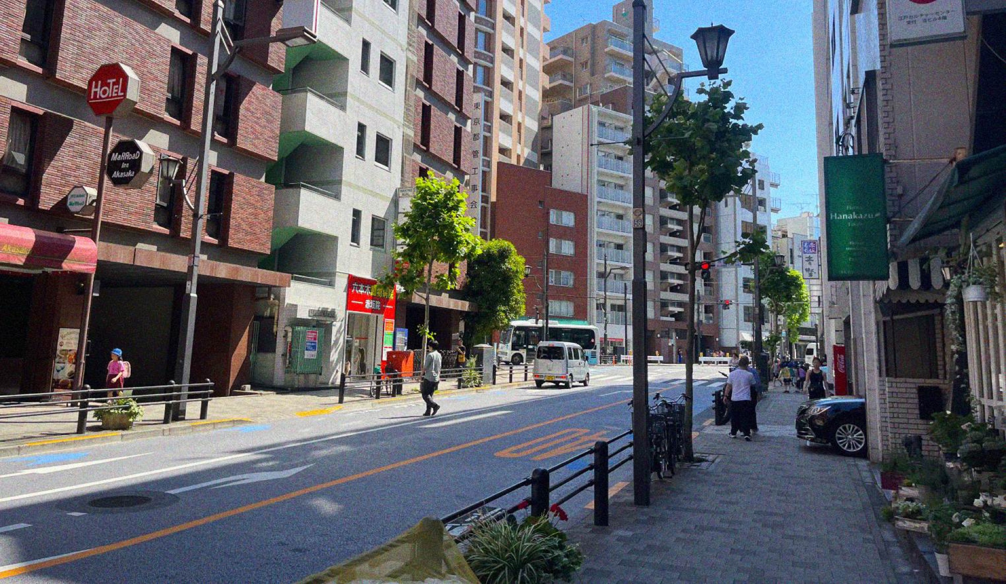 It's astounding how quiet most of the inner-city areas are away from the core areas of transit. If you are walking around somewhere like Akasaka, there is little to indicate that you are in the geographical centre of the world's largest city.